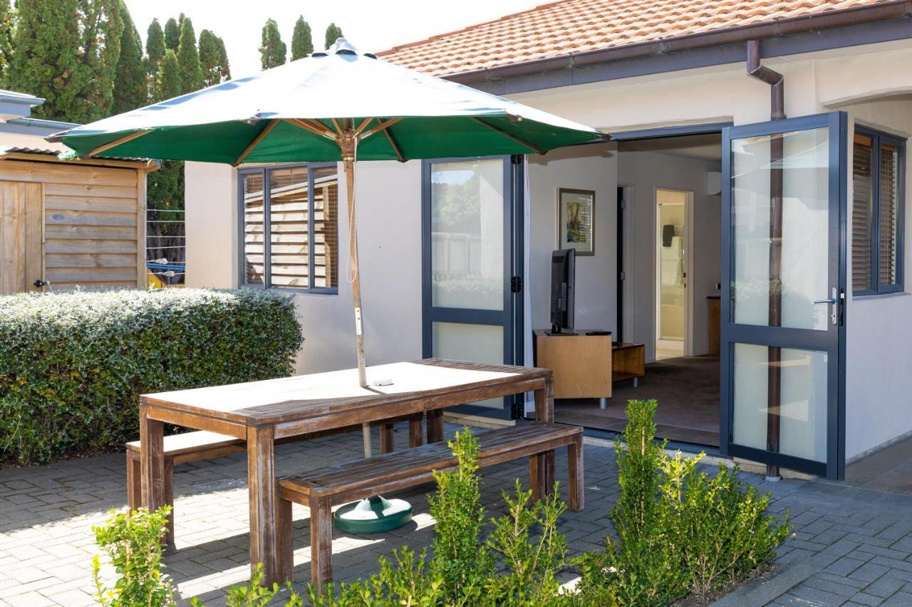 Harvest Lodge Motel Havelock North Exterior foto